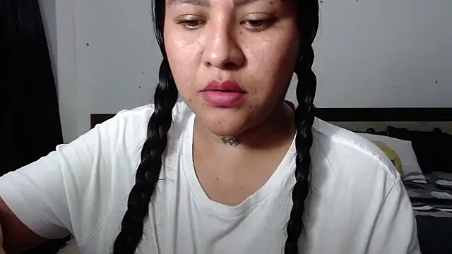 venuz mendoza20 online show from February 19, 2026, 11:12 pm