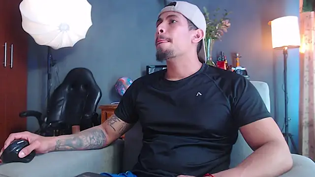 Snapshot of geirge_teacherxx chatting on November 5, 2025, 8:56 pm geirge teacherxx online show from November 5, 2025, 8:56 pm