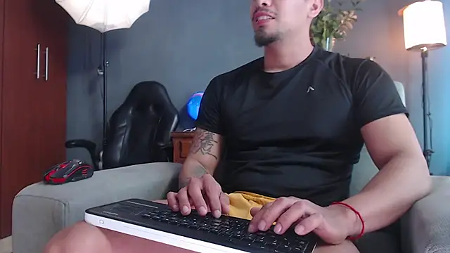 Snapshot of geirge_teacherxx chatting on October 17, 2025, 7:48 pm geirge teacherxx online show from October 17, 2025, 7:48 pm