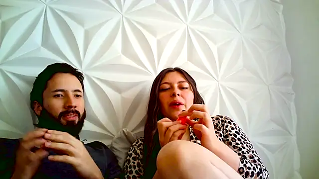 Snapshot of jerryandjessica chatting on November 14, 2025, 10:02 pm jerryandjessica online show from November 14, 2025, 10:02 pm