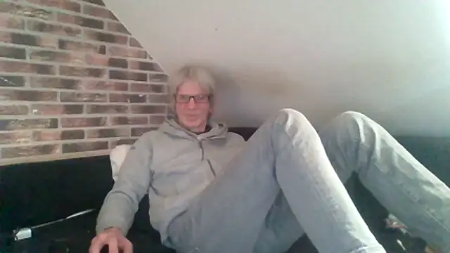 Snapshot of InMeinenMund chatting on February 15, 2026, 12:37 pm InMeinenMund online show from February 15, 2026, 12:37 pm