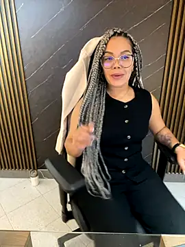 Snapshot of KellyBrooklyn_ chatting on October 21, 2025, 1:21 pm KellyBrooklyn online show from October 21, 2025, 1:21 pm