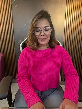 Snapshot of KellyBrooklyn_ chatting on June 8, 2026, 3:45 pm KellyBrooklyn online show from June 8, 2026, 3:45 pm