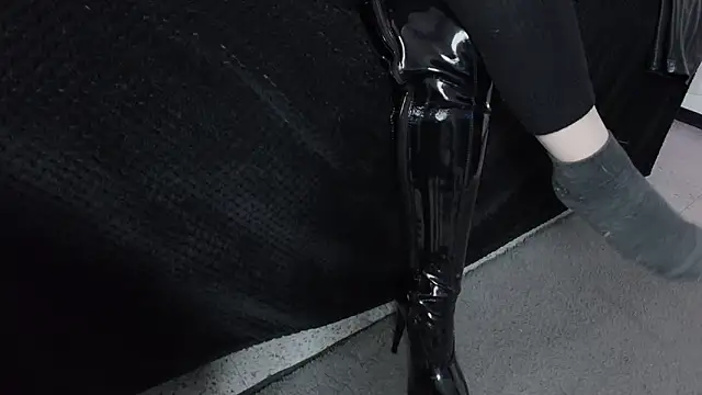 Snapshot of _Jade_16 chatting on November 10, 2025, 11:48 am Jade 16 online show from November 10, 2025, 11:48 am