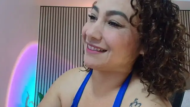 JuliRamirez online show from July 24, 2026, 2:46 pm