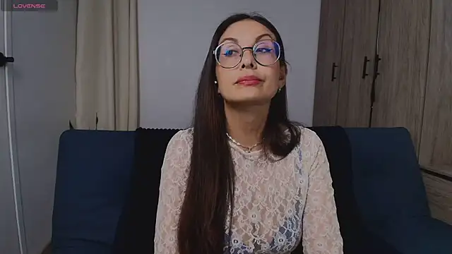 Swetisabella01 online show from July 28, 2026, 8:52 pm