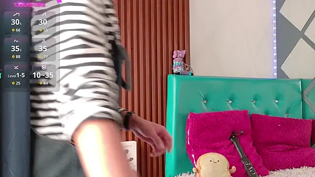 Chris Bennett online show from November 15, 2025, 1:59 pm