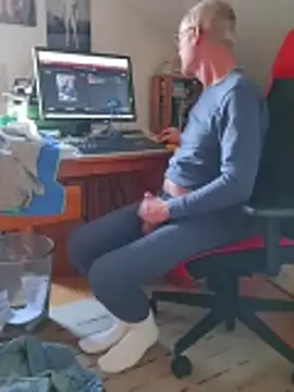 BerndisCam online show from December 1, 2025, 2:29 pm