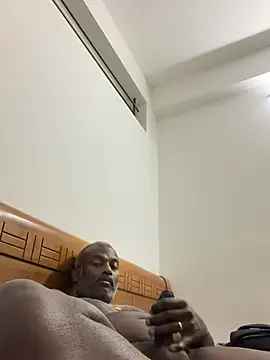 strongguyindia online show from February 19, 2026, 7:22 pm