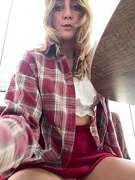 Snapshot of Puzdosia chatting on November 2, 2025, 7:35 am Puzdosia online show from November 2, 2025, 7:35 am