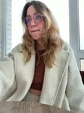 Snapshot of Puzdosia chatting on December 15, 2025, 6:19 am Puzdosia online show from December 15, 2025, 6:19 am