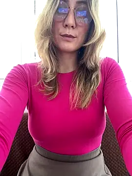 Snapshot of Puzdosia chatting on November 24, 2025, 7:41 am Puzdosia online show from November 24, 2025, 7:41 am