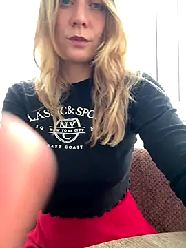 Snapshot of Puzdosia chatting on November 15, 2025, 11:25 am Puzdosia online show from November 15, 2025, 11:25 am