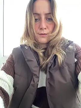 Snapshot of Puzdosia chatting on October 18, 2025, 6:15 am Puzdosia online show from October 18, 2025, 6:15 am