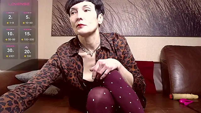 ElizabethLong online show from November 15, 2025, 6:50 am