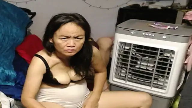 1CuteAndSexy69 online show from February 16, 2026, 6:06 pm