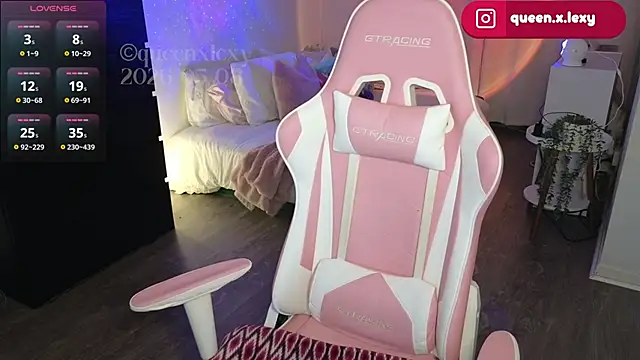 queenxlexy online show from May 8, 2026, 6:34 pm