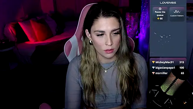 Snapshot of queenxlexy chatting on December 11, 2024, 10:38 pm queenxlexy online show from December 11, 2024, 10:38 pm