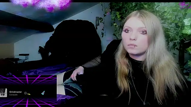 Snapshot of Blacklim00n chatting on December 8, 2024, 2:03 am Blacklim00n online show from December 8, 2024, 2:03 am