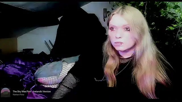 Snapshot of Blacklim00n chatting on February 24, 2025, 10:58 pm Blacklim00n online show from February 24, 2025, 10:58 pm