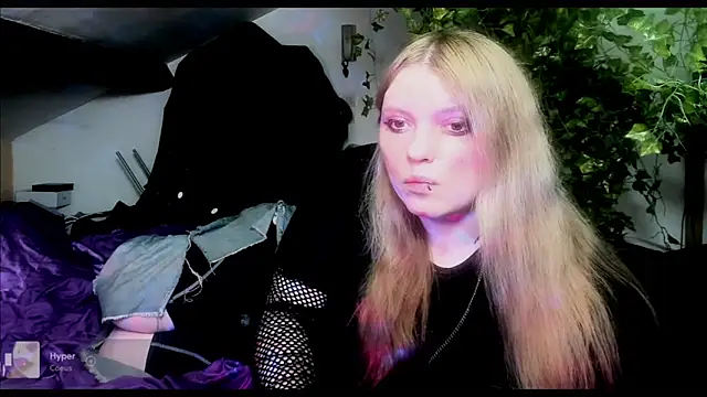 Snapshot of Blacklim00n chatting on March 7, 2025, 2:04 am Blacklim00n online show from March 7, 2025, 2:04 am