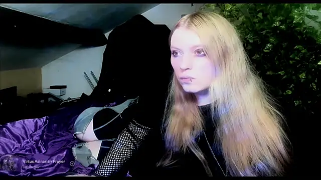 Snapshot of Blacklim00n chatting on March 6, 2025, 7:54 pm Blacklim00n online show from March 6, 2025, 7:54 pm