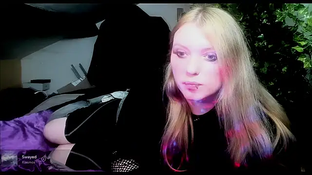 Snapshot of Blacklim00n chatting on March 3, 2025, 2:33 am Blacklim00n online show from March 3, 2025, 2:33 am