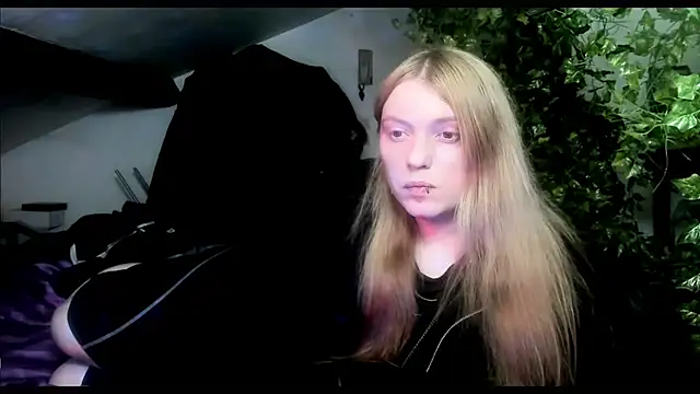 Snapshot of Blacklim00n chatting on March 16, 2025, 5:03 am Blacklim00n online show from March 16, 2025, 5:03 am