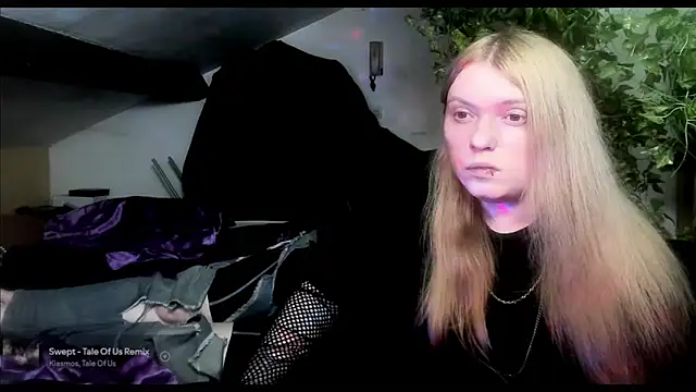 Snapshot of Blacklim00n chatting on March 15, 2025, 2:24 am Blacklim00n online show from March 15, 2025, 2:24 am