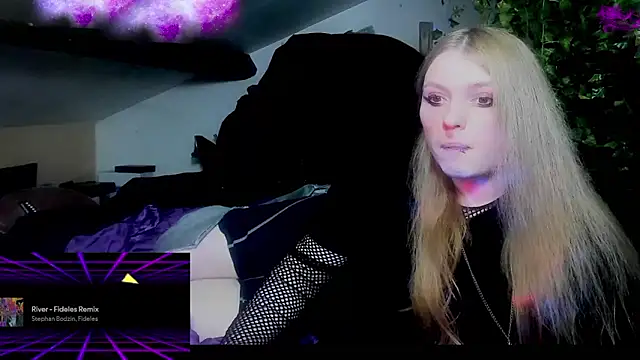 Snapshot of Blacklim00n chatting on December 4, 2024, 9:40 pm Blacklim00n online show from December 4, 2024, 9:40 pm