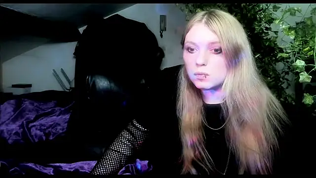 Snapshot of Blacklim00n chatting on March 21, 2025, 7:44 am Blacklim00n online show from March 21, 2025, 7:44 am