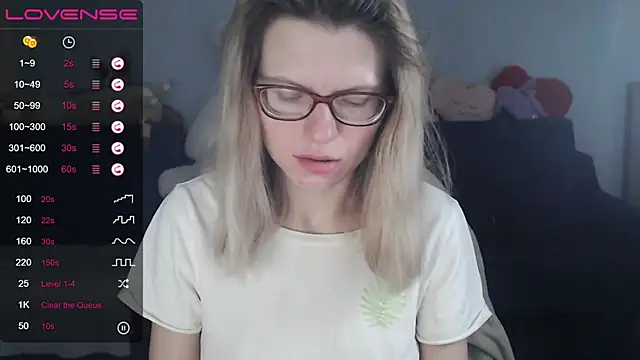 Snapshot of night_is_dark chatting on February 20, 2025, 9:53 pm night is dark online show from February 20, 2025, 9:53 pm