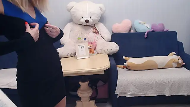 Snapshot of night_is_dark chatting on September 30, 2025, 2:01 pm night is dark online show from September 30, 2025, 2:01 pm