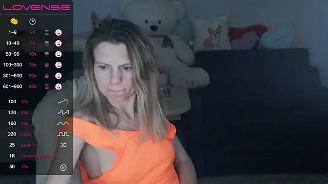 Snapshot of night_is_dark chatting on January 9, 2025, 6:26 pm night is dark online show from January 9, 2025, 6:26 pm