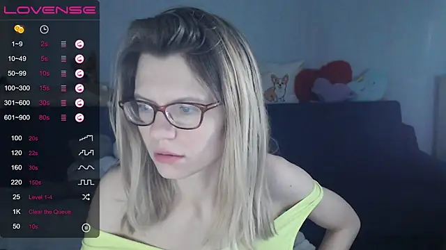 Snapshot of night_is_dark chatting on March 11, 2025, 10:42 pm night is dark online show from March 11, 2025, 10:42 pm