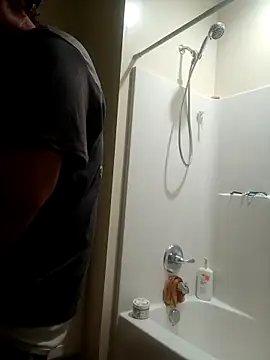 Snapshot of FUNINWV9 chatting on November 10, 2025, 2:11 pm FUNINWV9 online show from November 10, 2025, 2:11 pm