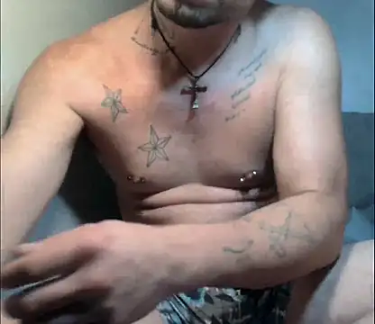 IxanSantiago95 online show from October 8, 2025, 11:12 am