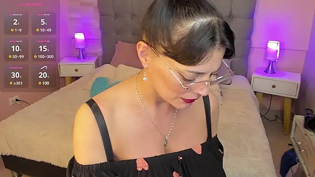  Abril W online show from March 5, 2025, 11:49 pm