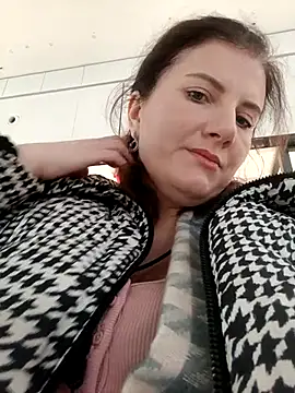 Snapshot of LizaCakes chatting on December 4, 2025, 12:59 pm LizaCakes online show from December 4, 2025, 12:59 pm