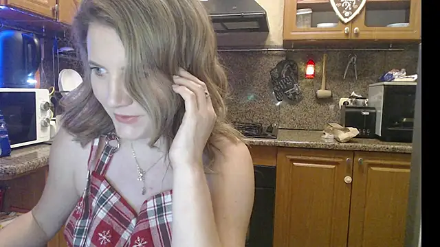 Snapshot of LizaCakes chatting on December 30, 2024, 3:56 pm LizaCakes online show from December 30, 2024, 3:56 pm