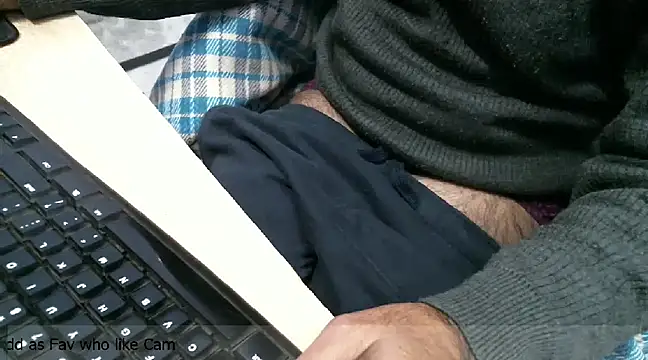 Snapshot of desioldguy chatting on December 30, 2024, 1:15 am desioldguy online show from December 30, 2024, 1:15 am
