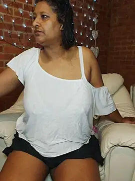 Snapshot of Lilybanx chatting on May 30, 2026, 8:09 am Lilybanx online show from May 30, 2026, 8:09 am
