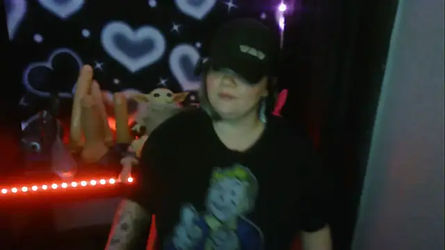 HoneyChambers online show from March 14, 2026, 10:49 pm