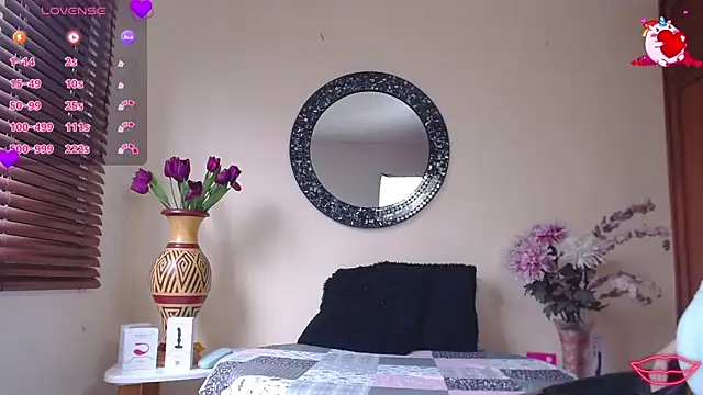 Snapshot of NicoleSantana chatting on March 3, 2026, 7:32 pm NicoleSantana online show from March 3, 2026, 7:32 pm