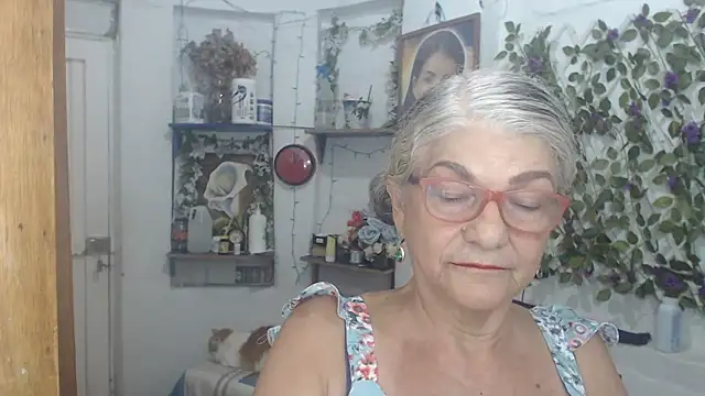 FunnyGrandma online show from April 11, 2026, 12:07 am