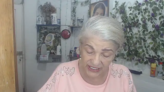 FunnyGrandma online show from May 6, 2026, 2:04 am