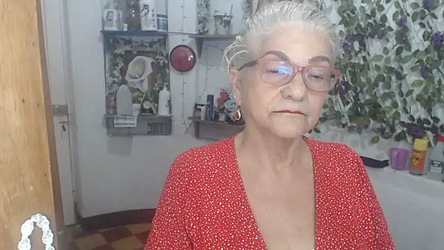 FunnyGrandma online show from May 5, 2026, 12:46 am