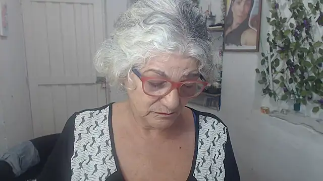 FunnyGrandma online show from September 30, 2025, 11:11 pm