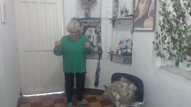 FunnyGrandma online show from October 2, 2025, 9:18 pm