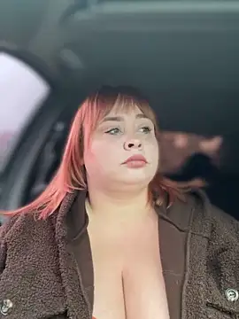 Snapshot of Model9798 chatting on November 17, 2025, 6:28 am Model9798 online show from November 17, 2025, 6:28 am